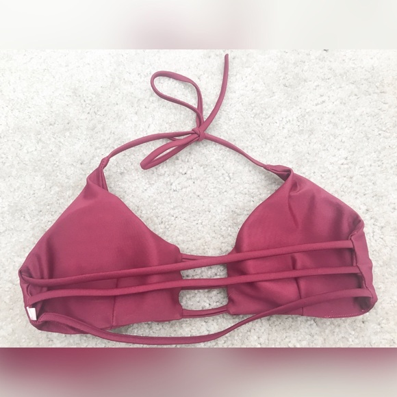Burgundy bikini - Picture 2 of 4